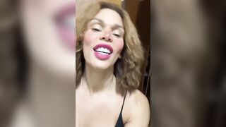 La trans fa un giochetto col suo boy