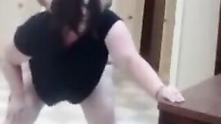 Quella Porca Bbw Di Mia Zia se lo Fa Sfondare