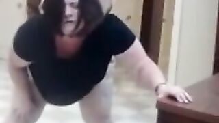 Quella Porca Bbw Di Mia Zia se lo Fa Sfondare