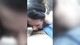 Si spoglia completamente per succhiarlo