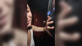 Spompina il primo che le capita a tiro