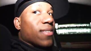 Puttanella nera tatuata