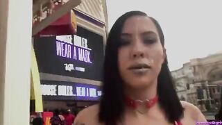 Faccia ricoperta di sborra