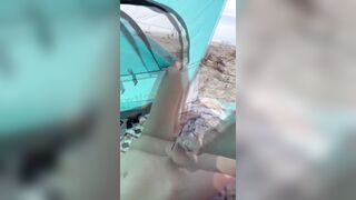 Coppietta si masturba a vicenda