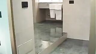 il puttaniere affitta una troietta