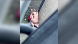 La prostituta scopa con il senegalese