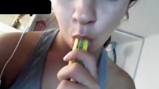 Ecco mia sorella quando non le va di studiare