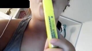 Ecco mia sorella quando non le va di studiare