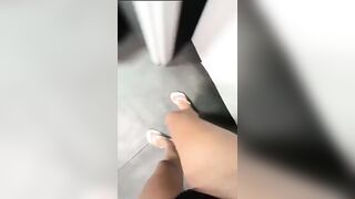 La camgirl va al night col suo toro