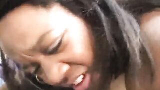 Daisia giovane puttanella nera