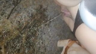 Antonella che piscia