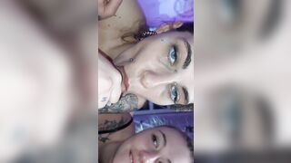 Sorelle italiane succhiano il cazzo al loro amico