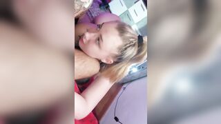 Sorelle italiane succhiano il cazzo al loro amico