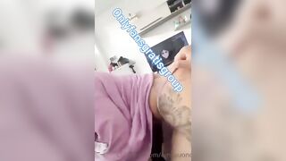 Ragazzo italiano bono con la sua troia