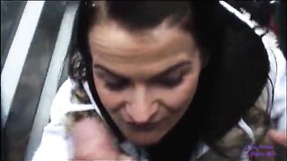 Puttanella scopata sulla neve