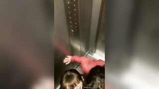 3 ZOCCOLE SUCCHIANO UN PISELLO IN ASCENSORE