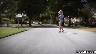 Bella teen beve tutto