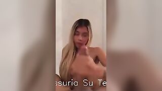 BIONDINA SEGA UN BEL PISELLONE