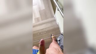 Sega e sborrata sulle scale