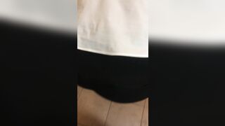 Puttana Culona Rumena Cameriera Se lo Vuole far Sbattere a Novanta Durante servizio