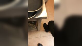 Puttana Culona Rumena Cameriera Se lo Vuole far Sbattere a Novanta Durante servizio