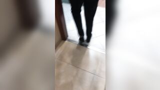 Puttana Culona Rumena Cameriera Se lo Vuole far Sbattere a Novanta Durante servizio