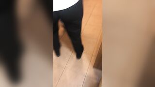 Puttana Culona Rumena Cameriera Se lo Vuole far Sbattere a Novanta Durante servizio