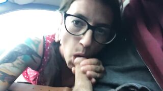 Gran bella mora spompa in auto