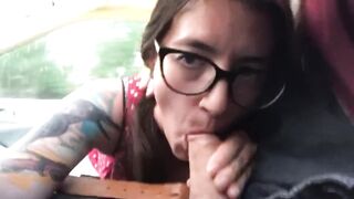 Gran bella mora spompa in auto