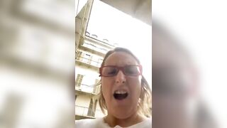 Anteprima del video: Mamma tettona mi manda un video