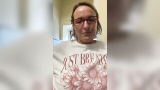 Mamma tettona mi manda un video