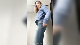 TEEN LA ESCE E SI SDITALINA PERCHE HA TANTA VOGLIA