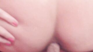 Il culo femminile è bello da scopare