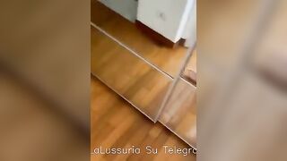 DUE AMICHE SBOCCHINANO PASSIONALMENTE IL LORO AMICO