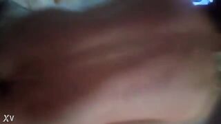 LETIZIA MI RIPRENDE MENTRE MI SCOPA