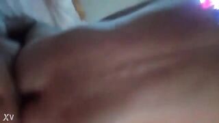 LETIZIA MI RIPRENDE MENTRE MI SCOPA