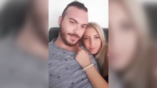 Coppietta fa una live per i fan