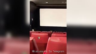 MOSTRA LE SUE COSE AL CINEMA