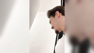 Io ed il coinquilino ci divertiamo con la protituta