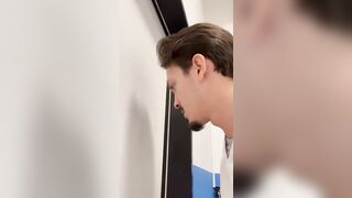 Io ed il coinquilino ci divertiamo con la protituta