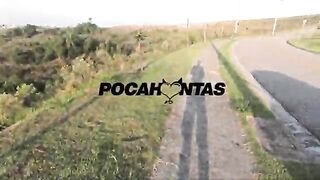 Giovane troietta inculata in mezzo alla strada