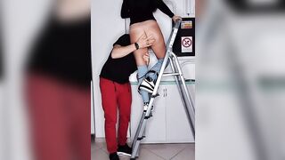 Troia traditrice si fa sbattere dal vicino