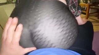 Culona italiana cavalca cazzo peloso con gusto