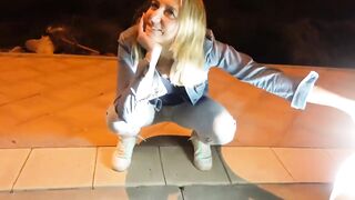 Fidanzata italiana si piscia le mutandine