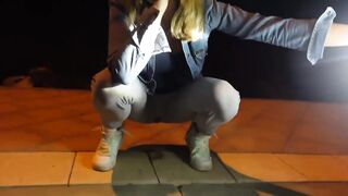 Fidanzata italiana si piscia le mutandine