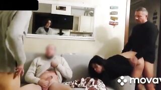 Due uomini italiani soddisfano due sorelle porche