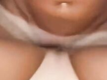 Il bagnino arrapato la inonda di sborra
