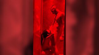 Bruna italiana zoccola cavalca e prende a pecora