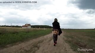 La giovane puttanella al lavoro