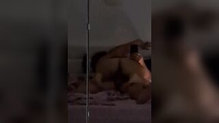 La riprendo mentre trombiamo col cellulare